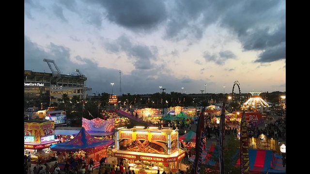 Jacksonville Fair closes early after reaching capacity, several fights